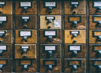 Jaką płyta na dno szuflady?