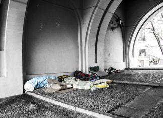 Czy można spać na materacu bez pokrowca? Czy można spać na materacu bez pokrowca?